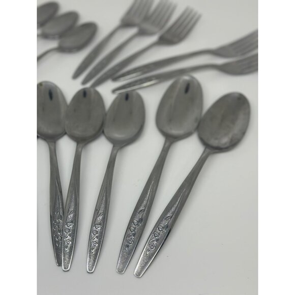 VTG Silver Floral Flatware Set –15-Piece Spoons and Forks Stainless Steel Silver - Picture 3 of 8